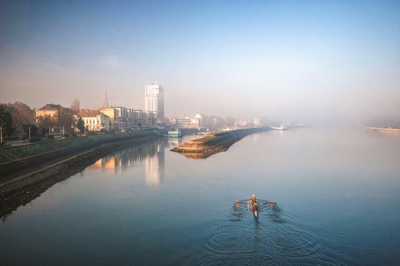 Riverview Apartment أوسييك المظهر الخارجي الصورة
