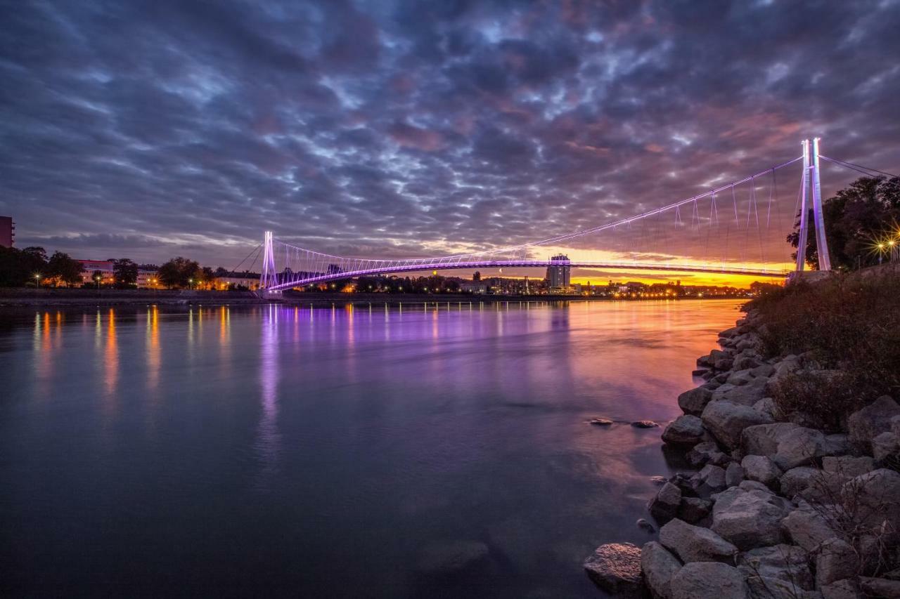 Riverview Apartment أوسييك المظهر الخارجي الصورة