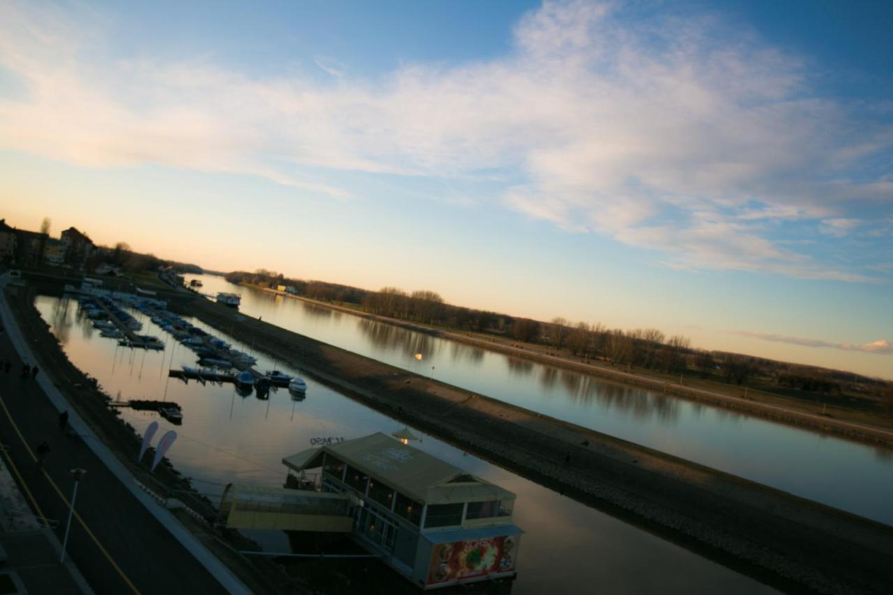 Riverview Apartment أوسييك الغرفة الصورة